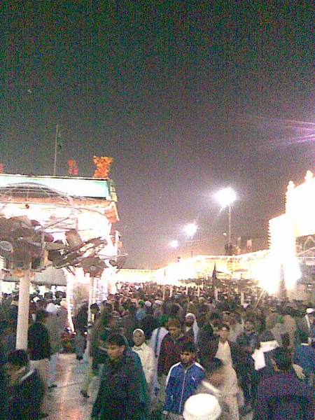 Urs Mubarak Darbar hazrat Data Ganj Bakhsh 23 Jan 2011 Photos 046.jpg